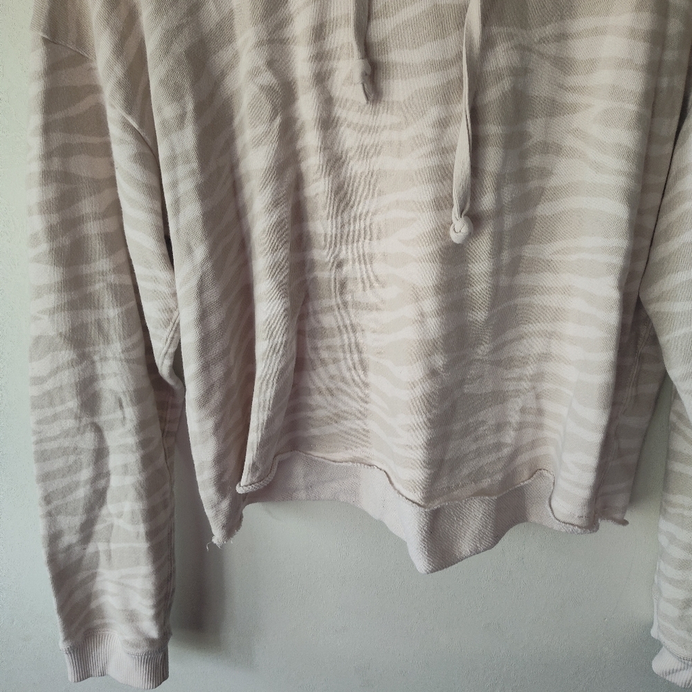 American Eagle Jegging Fit Women's Cream Zebra Print Hoodie Medium - Picture 3 of 10